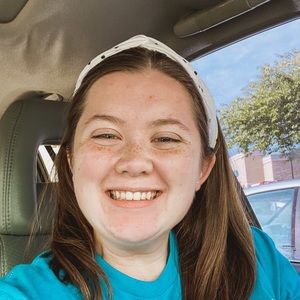 Meet your Posher, Chloe